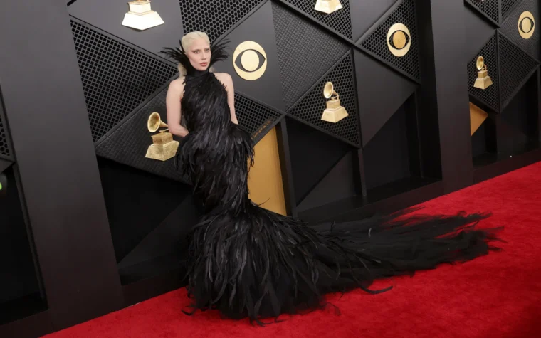 Lady Gaga ทำแฟน ๆ แตกตื่นหลังโพสต์ภาพ cryptic visual