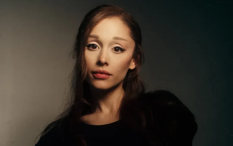 EXCLUSIVE: ทุกอย่างที่ต้องรู้เกี่ยวกับ ‘Petal’ อัลบั้มใหม่ของ Ariana Grande — ฟีลแรง ดราม่าหนัก และเธอกำลังจะบอกอะไรเรากันแน่?