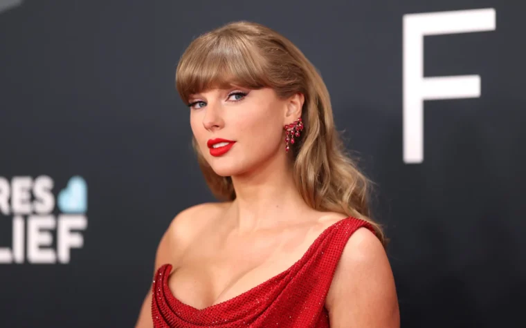 แฟน ๆ เชื่อว่า Taylor Swift กำลังซ่อนเบาะแส TS12 ไว้ในโพสต์ล่าสุด